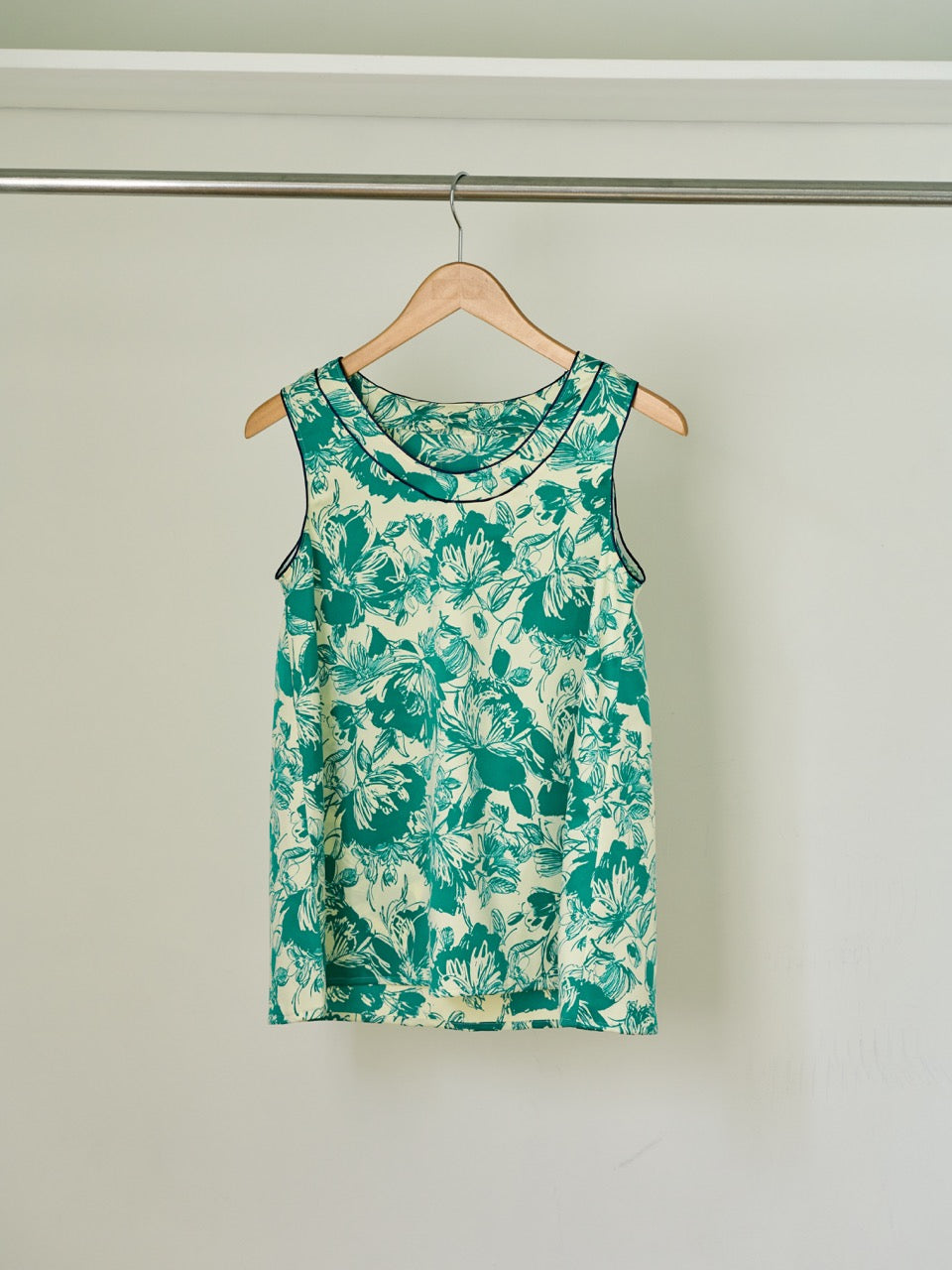 Resort Wear Sleeveless Tops